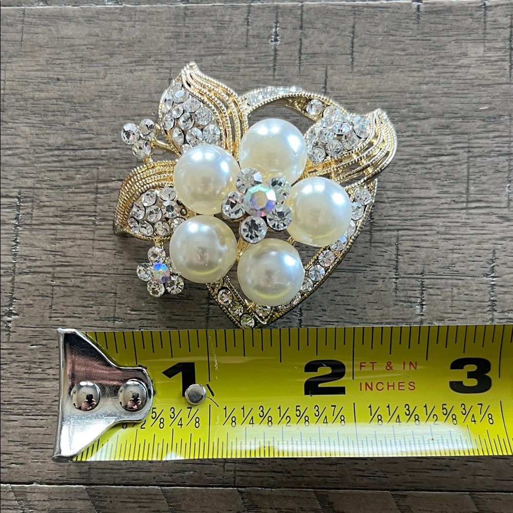 Vintage Gold Pearl and‎ Rhinestone Brooch - Picture 6 of 7